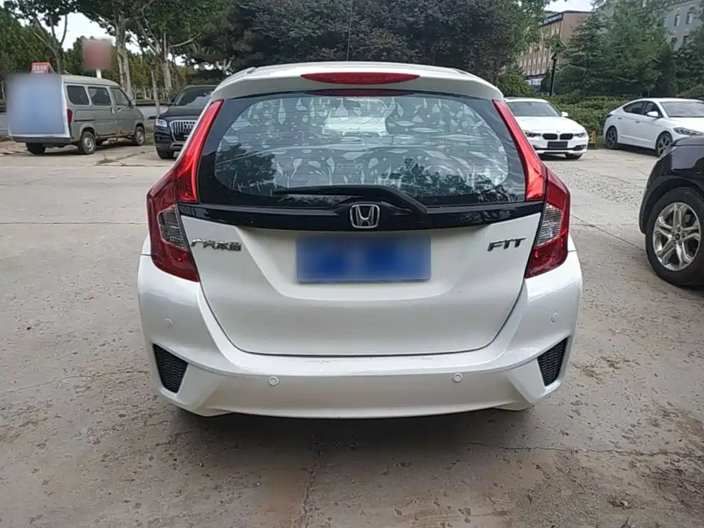 Honda Fit — миниатюра 6