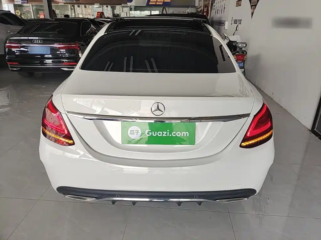 Mercedes-Benz C-Class — миниатюра 6