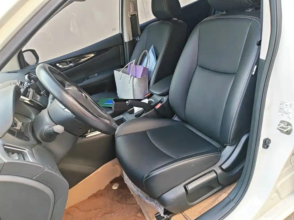 Nissan Tiida — миниатюра 16