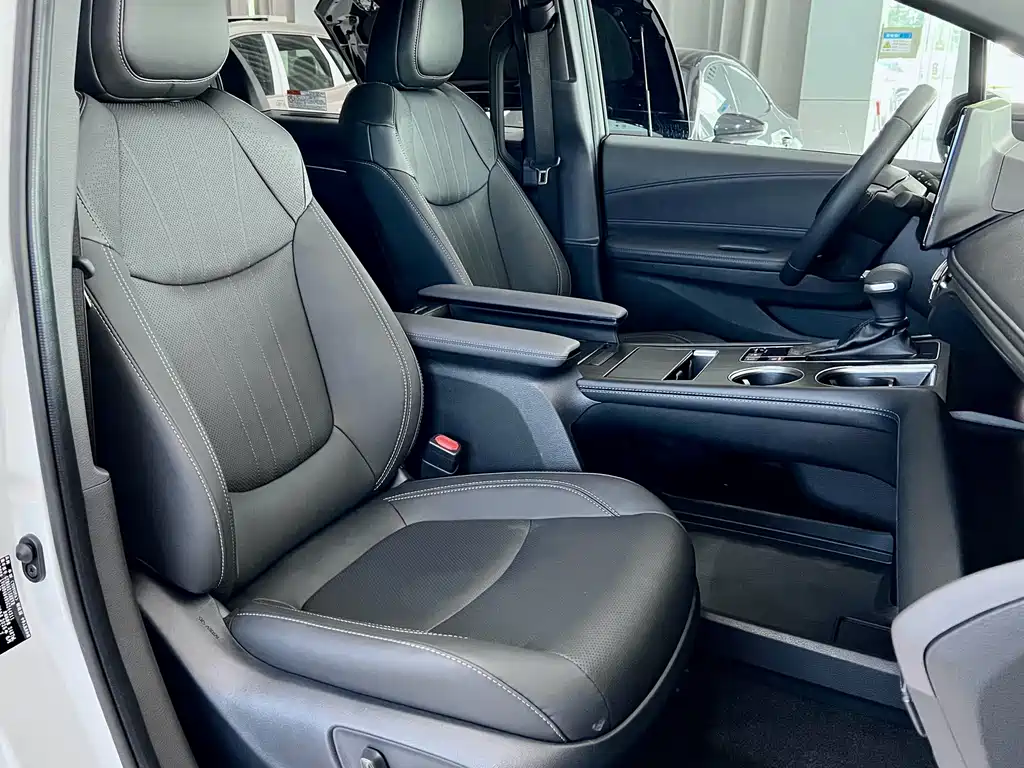 Toyota Sienna 2024 2.5L Premium Luxury