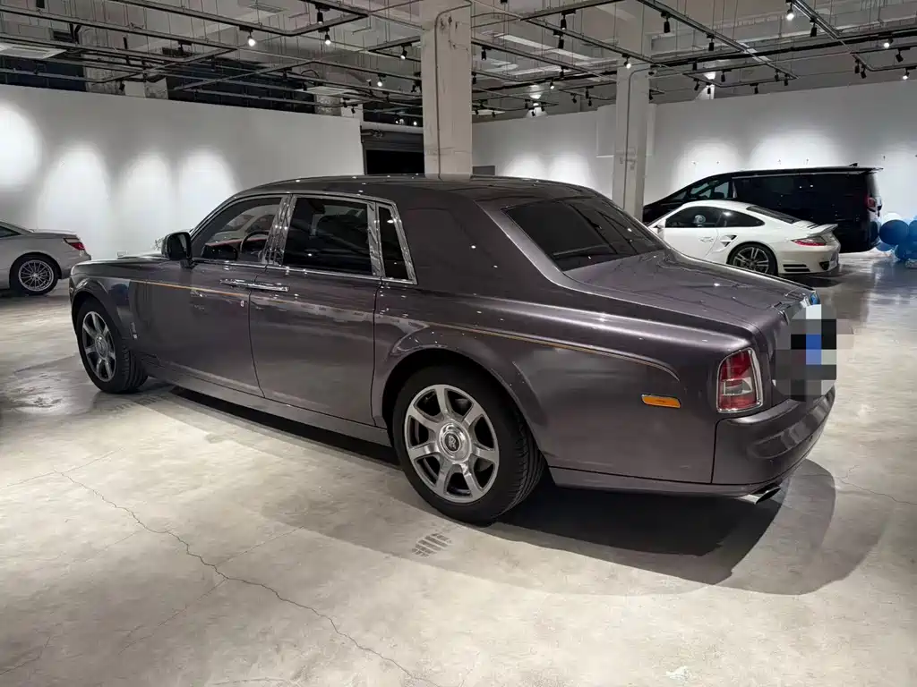 Rolls-Royce Phantom — миниатюра 4