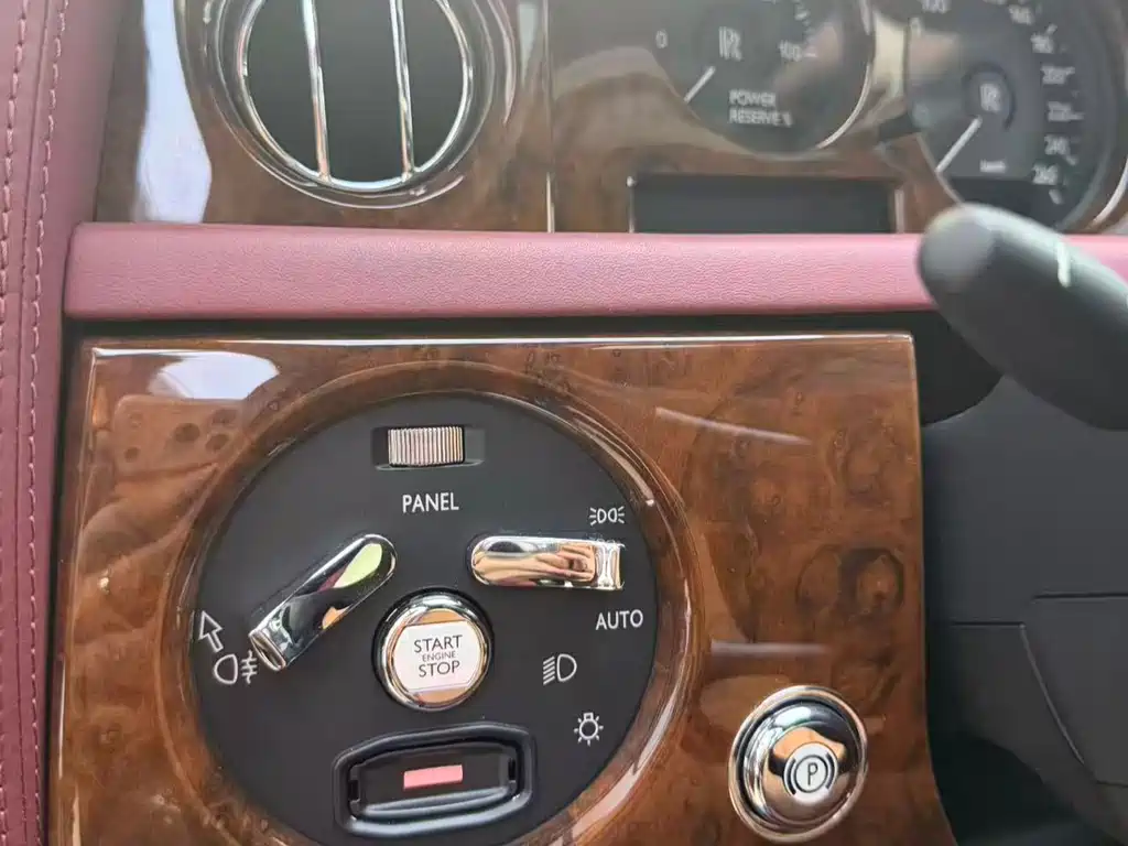 Rolls-Royce Phantom — миниатюра 7