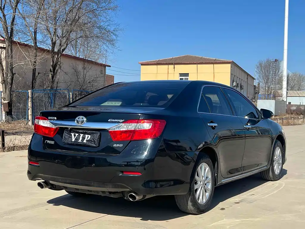 Toyota Camry — миниатюра 7
