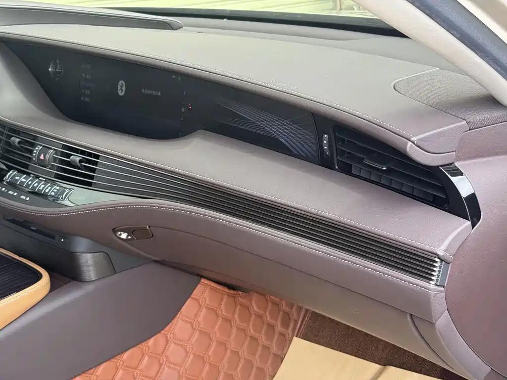 Lexus LS — миниатюра 20