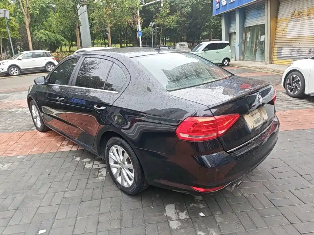 Volkswagen Lavida — миниатюра 5