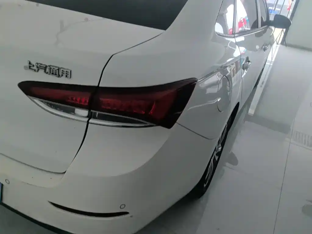 Buick Excelle — миниатюра 8
