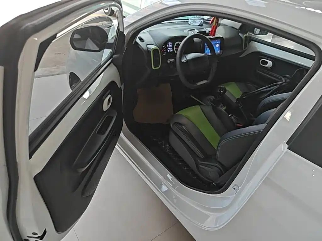 Roewe Clever — миниатюра 16