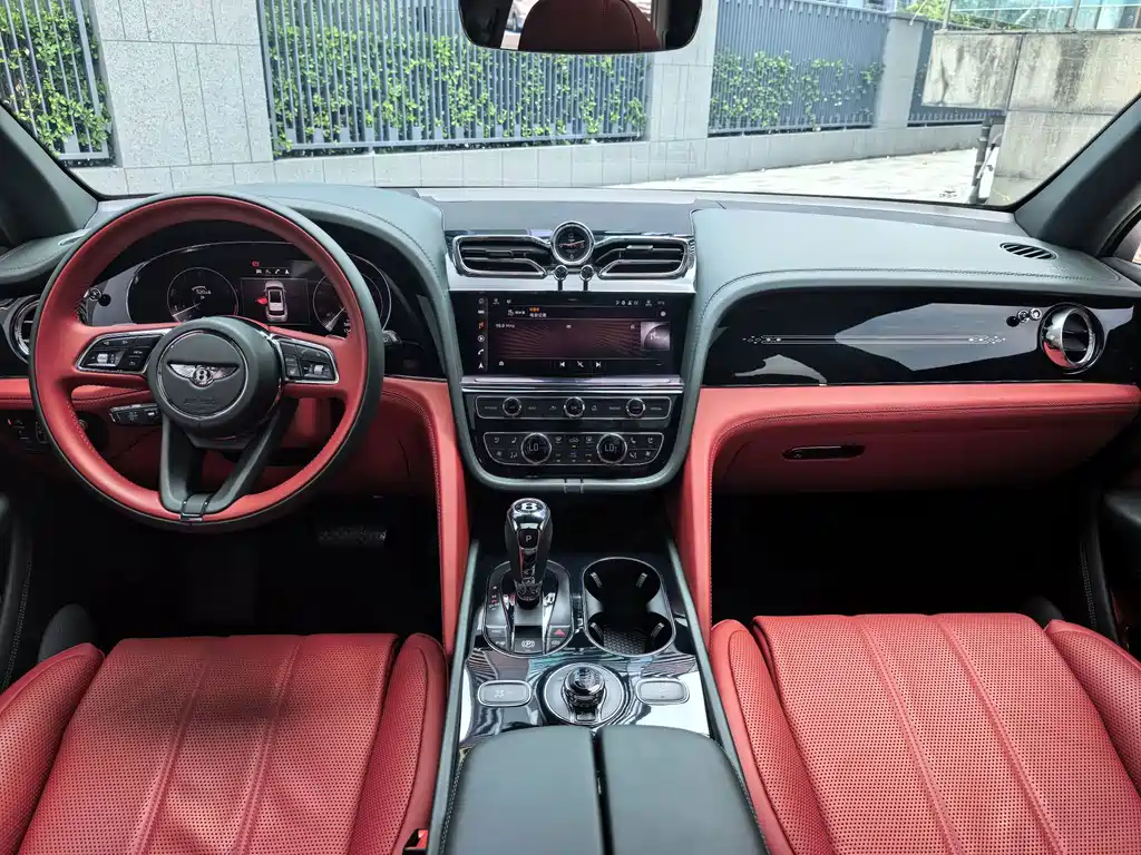 Bentley Bentayga — миниатюра 6