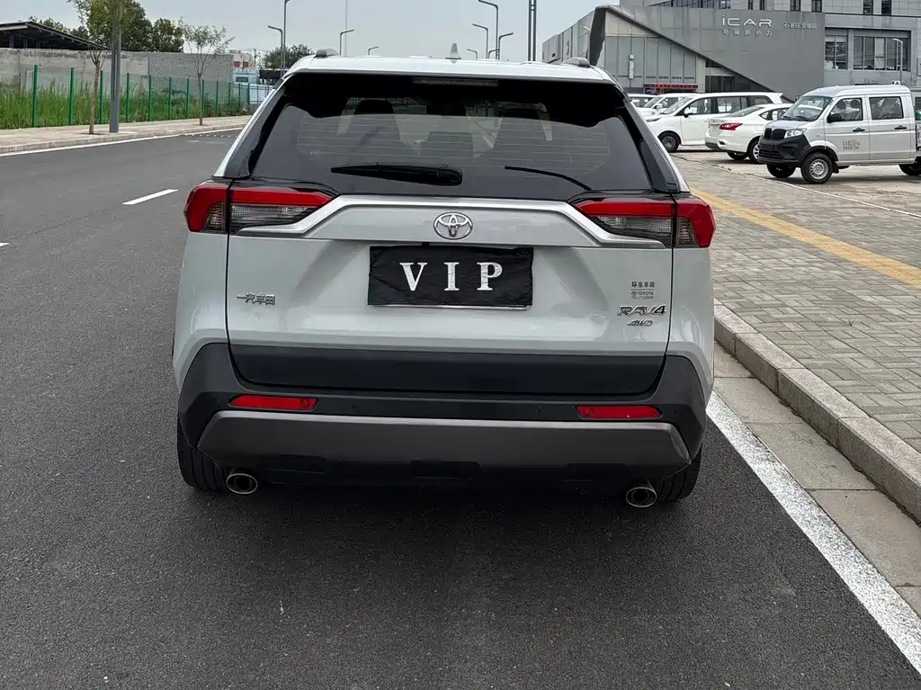 Toyota RAV4 — миниатюра 4