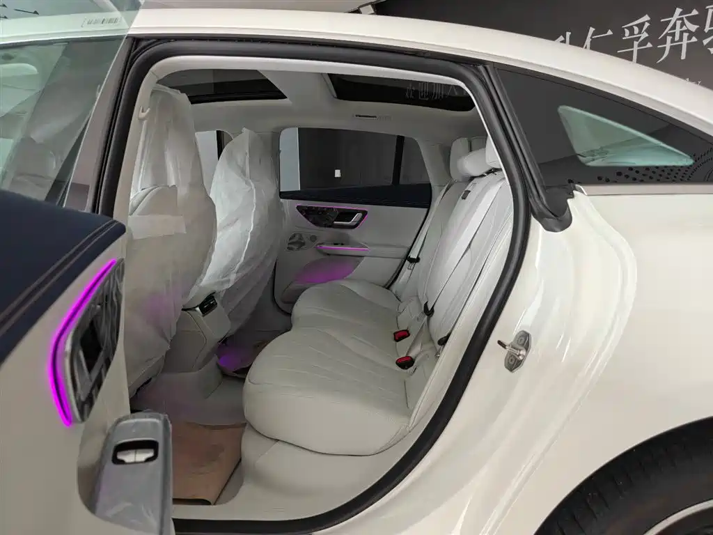 Mercedes-Benz EQE 2025 500 4MATIC Luxury