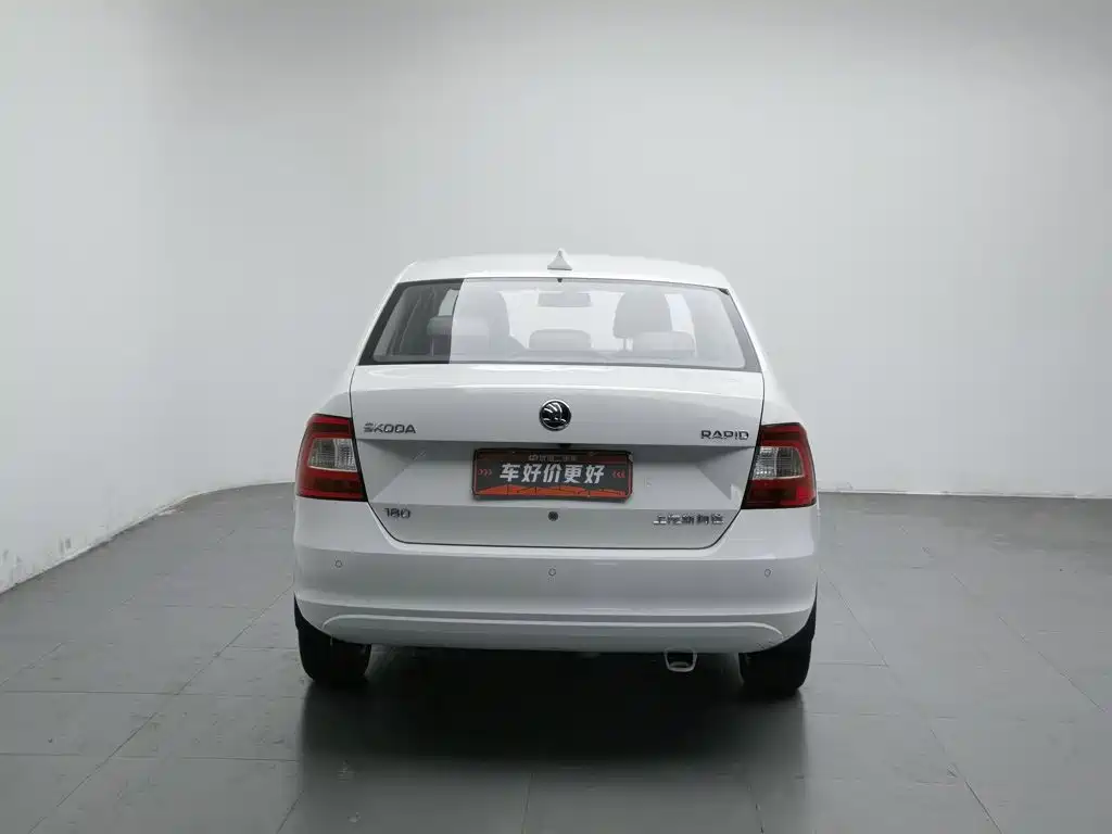 Skoda Rapid — миниатюра 4