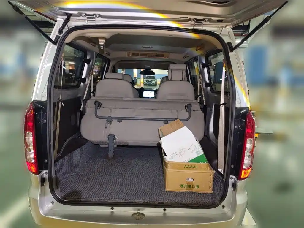 Wuling Hongguang V — миниатюра 10