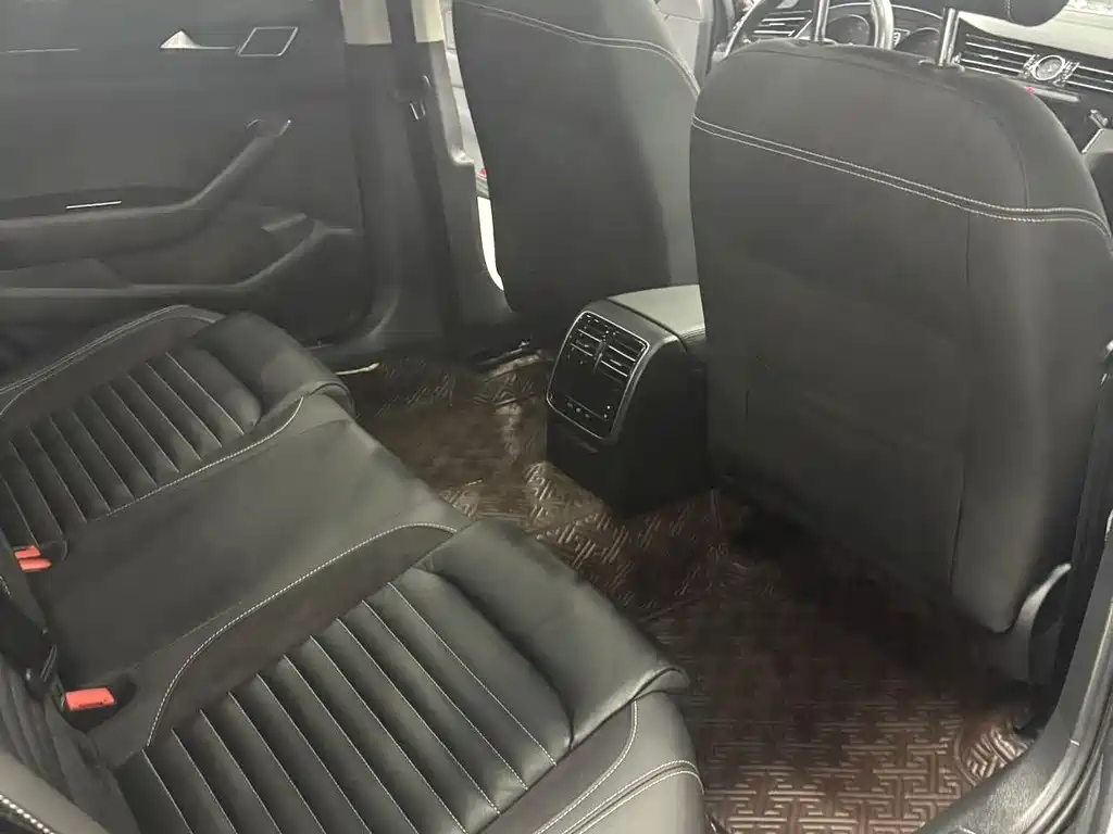Volkswagen Magotan — миниатюра 4