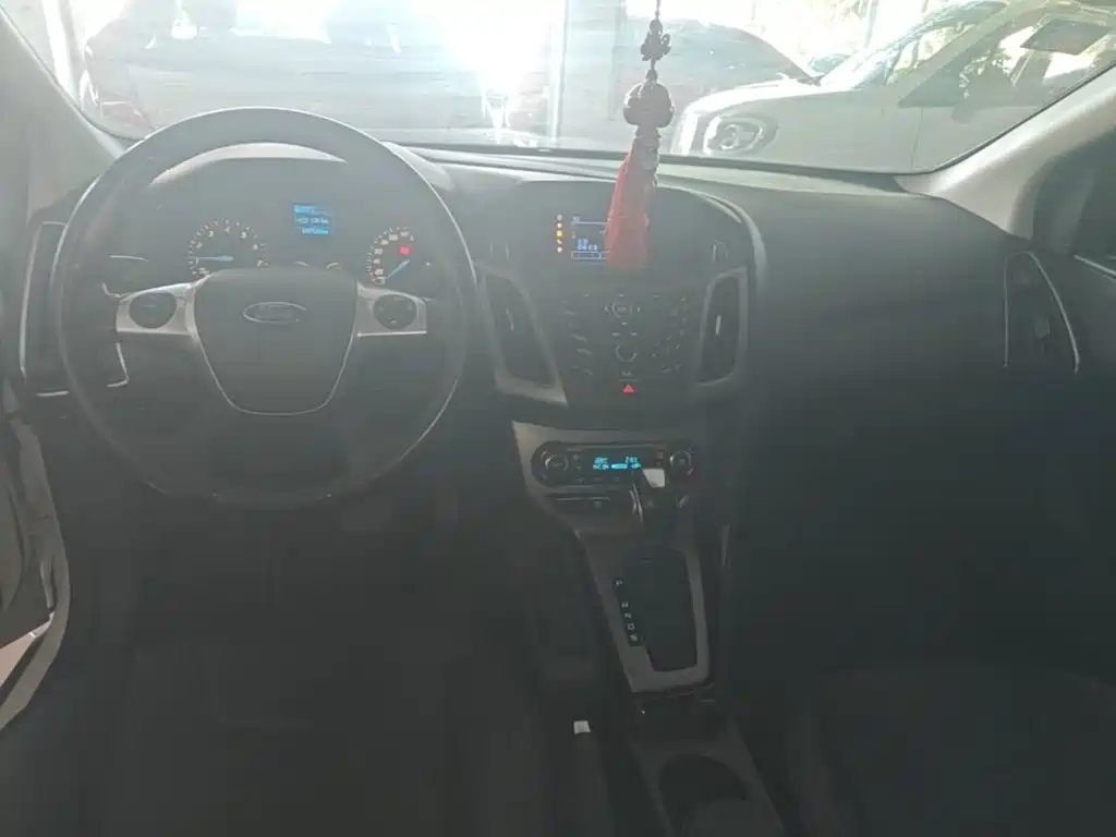 Ford Focus — миниатюра 10