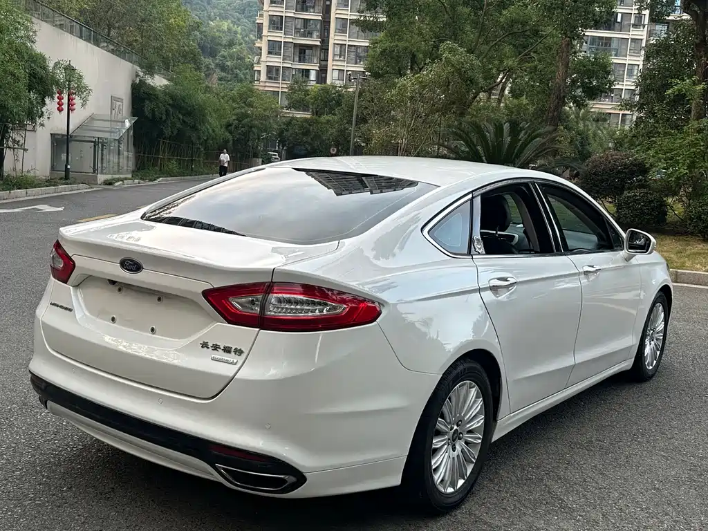 Ford Mondeo — миниатюра 4