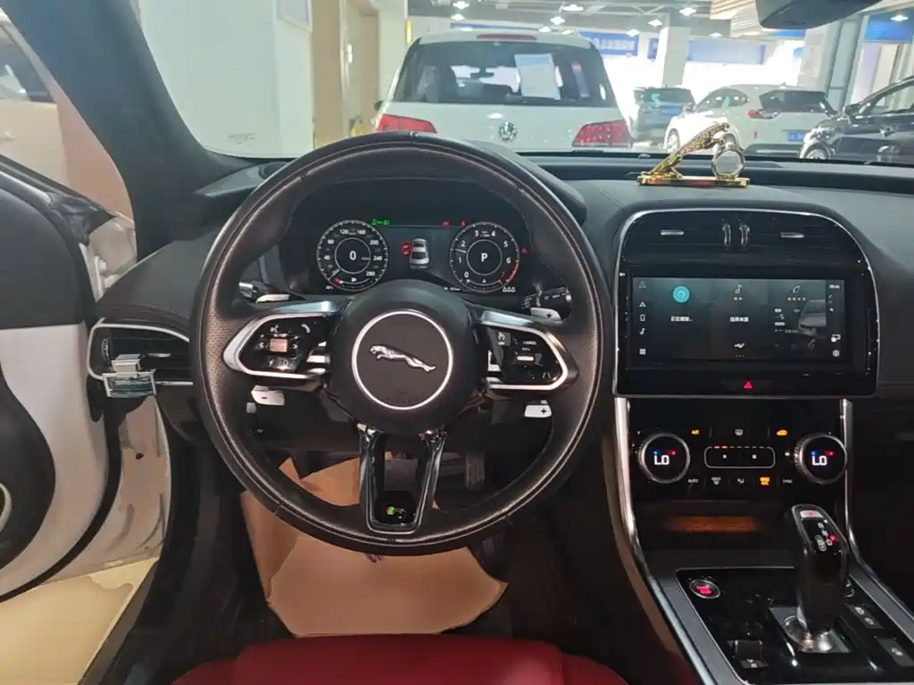 Jaguar XEL — миниатюра 11