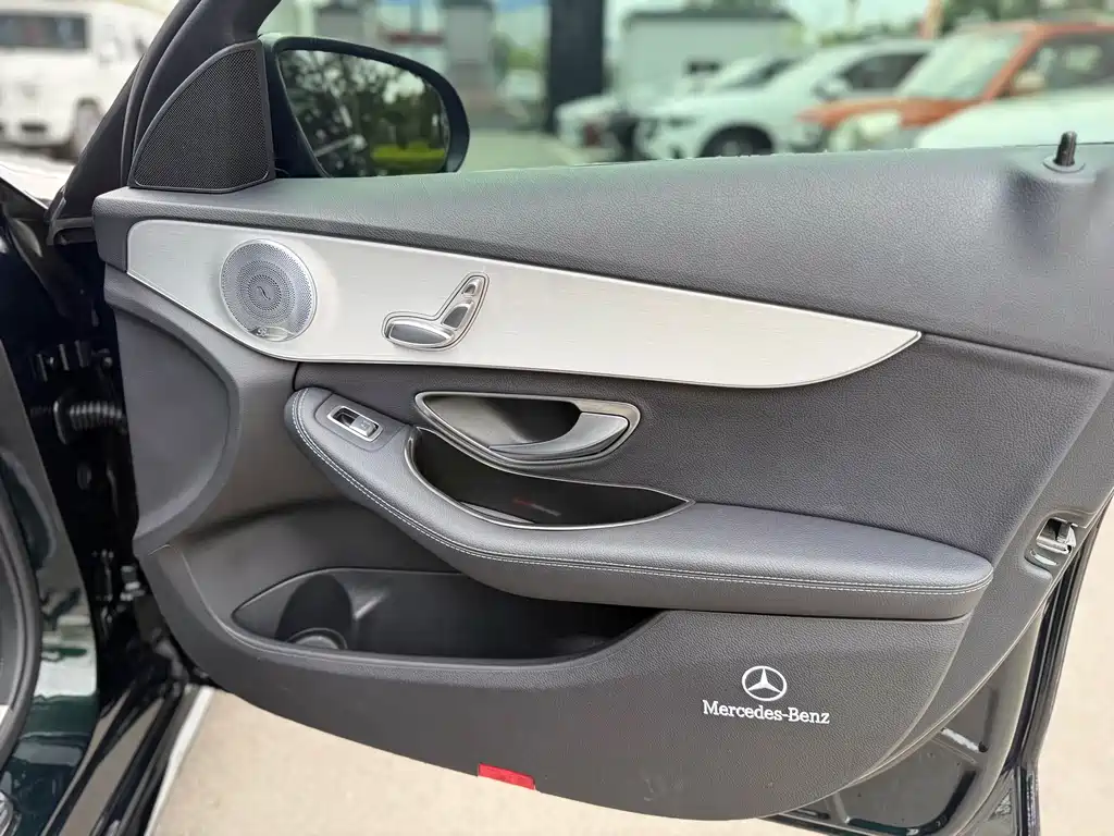 Mercedes-Benz C-Class — миниатюра 27