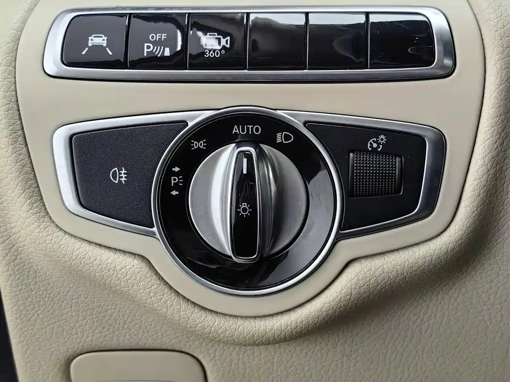 Mercedes-Benz V-Class — миниатюра 21