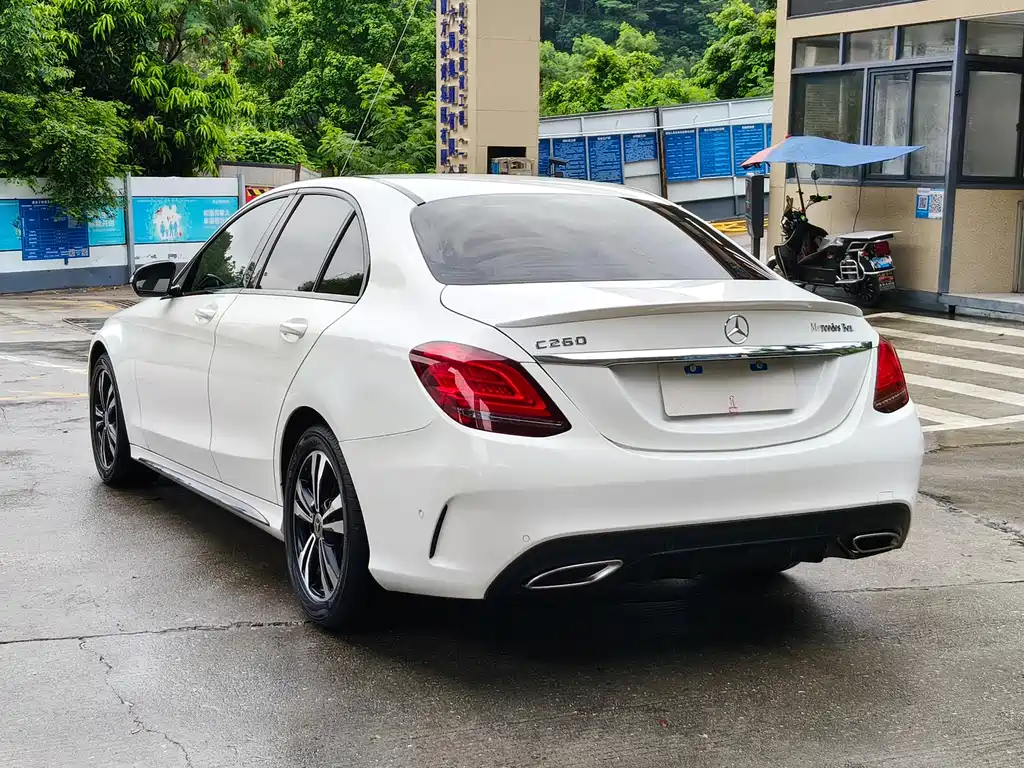 Mercedes-Benz C-Class — миниатюра 4