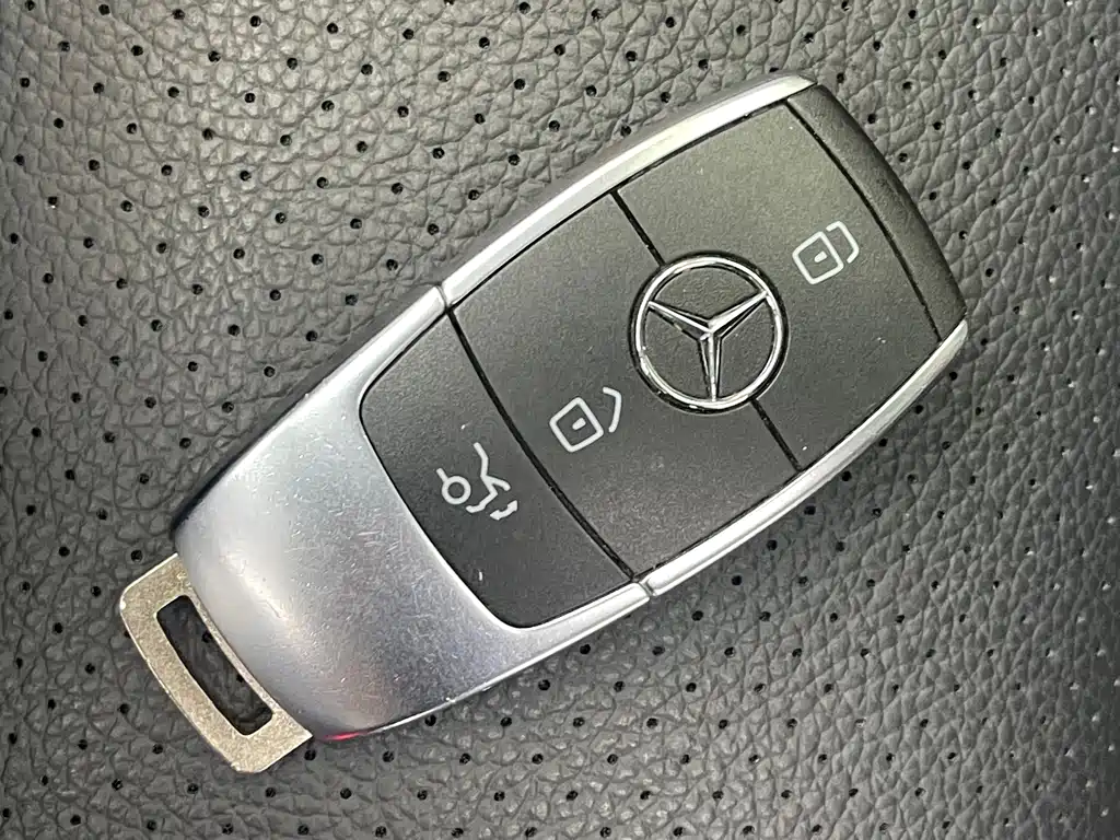 Mercedes-Benz C-Class — миниатюра 15
