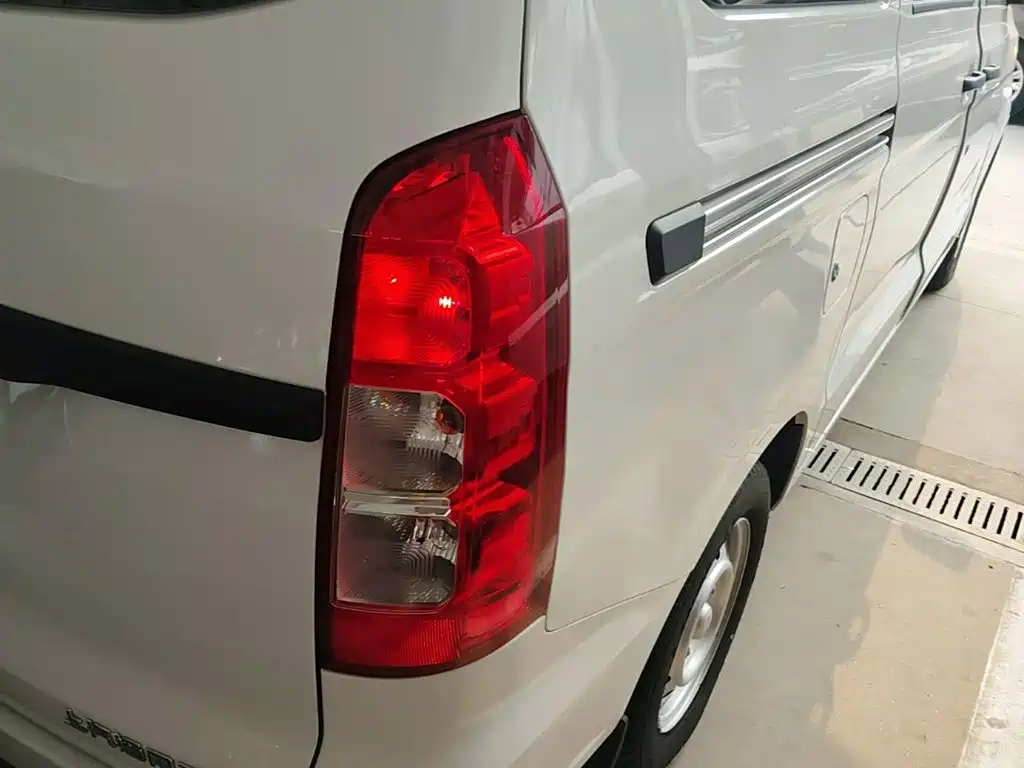 Wuling V 2022 1.5L LAR