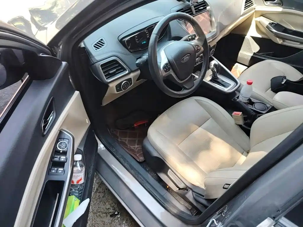 Ford Escort — миниатюра 16