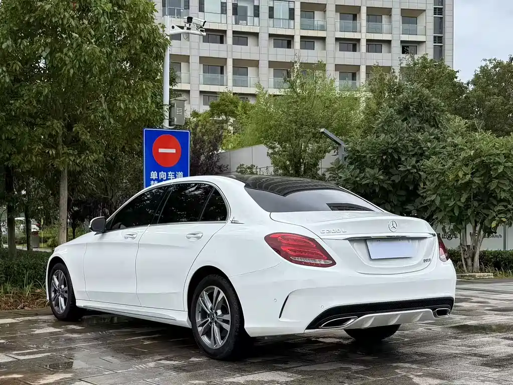 Mercedes-Benz C-Class — миниатюра 7