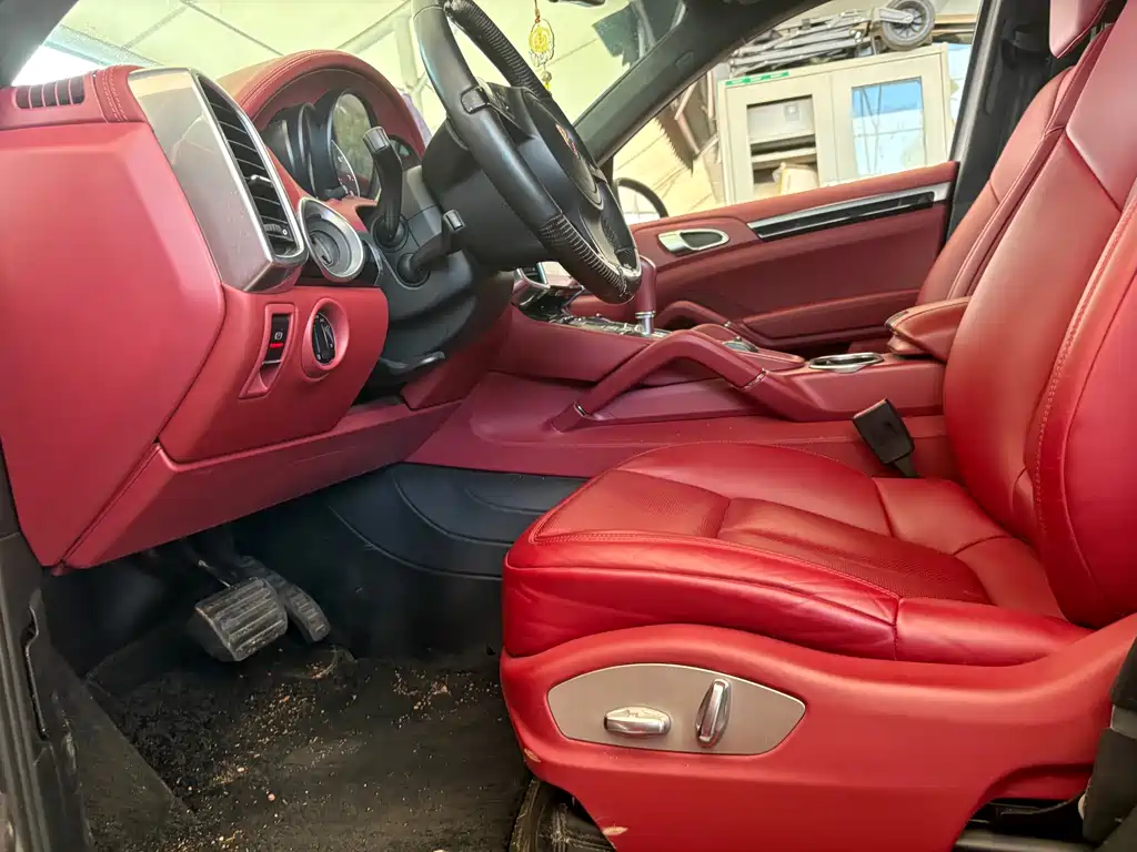 Porsche Cayenne — миниатюра 5
