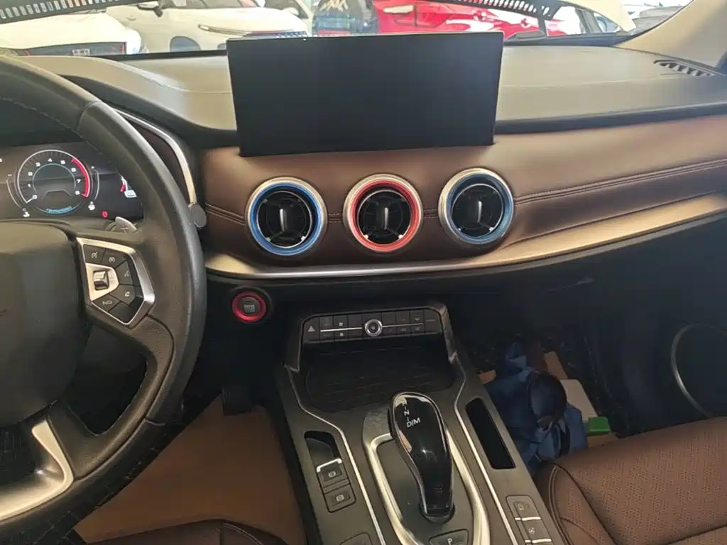 Wey Wey VV6 — миниатюра 13