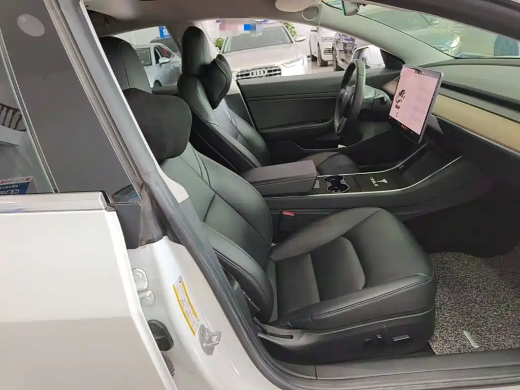 Tesla Model 3 — миниатюра 25