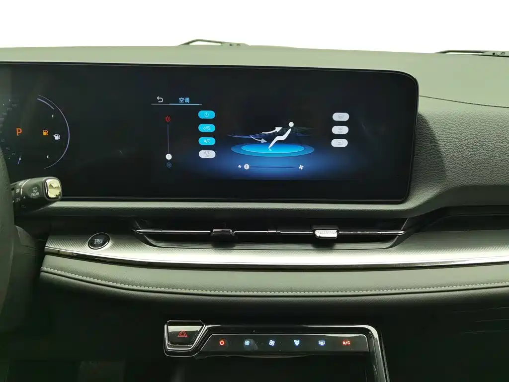 Ford Equator Sport — миниатюра 12