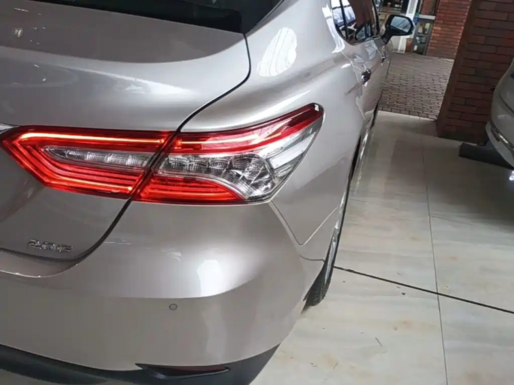 Toyota Camry — миниатюра 8