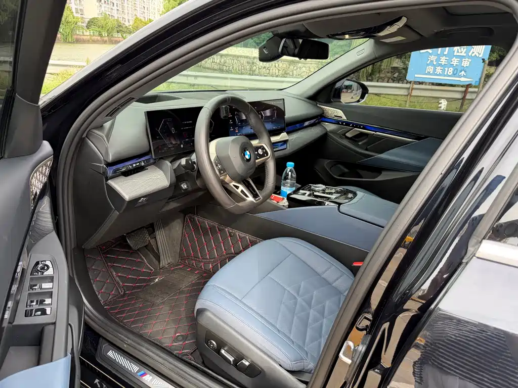 BMW 5 Series — миниатюра 6