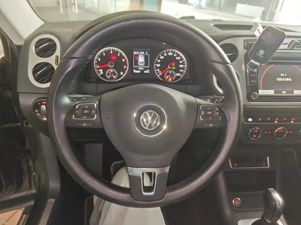 Volkswagen Tiguan — миниатюра 11