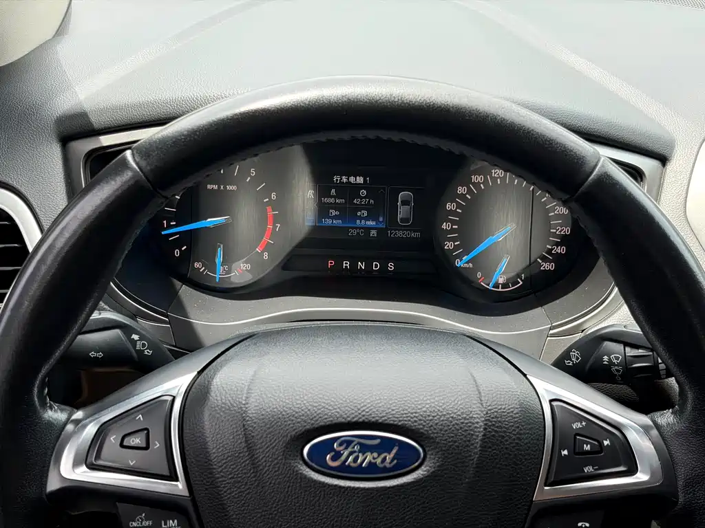Ford Mondeo — миниатюра 15