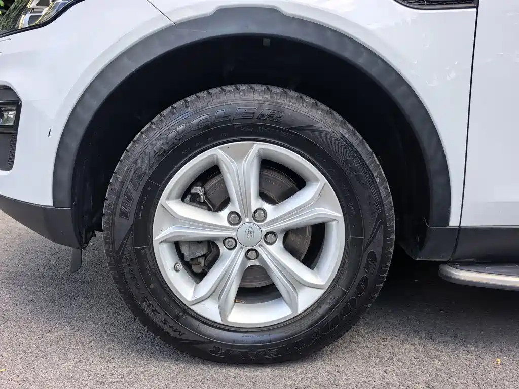 Land Rover Discovery Sport — миниатюра 4