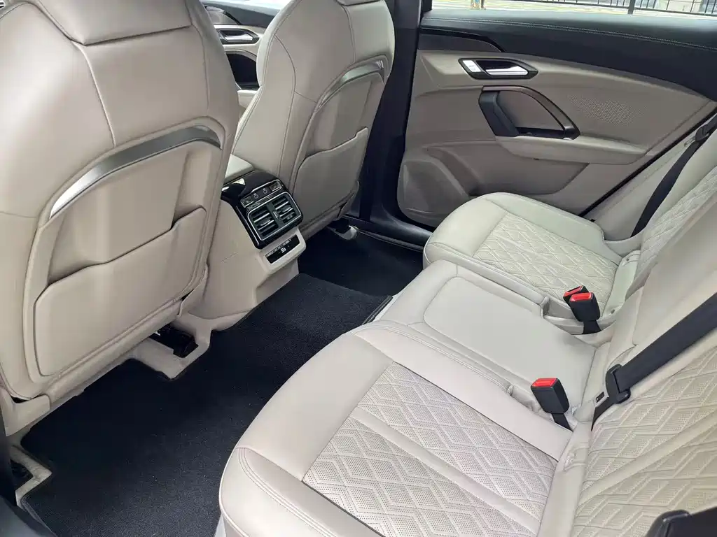 Audi Q5L — миниатюра 6