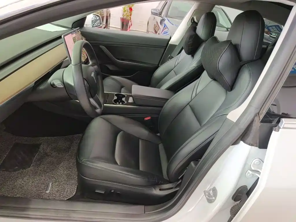 Tesla Model 3 — миниатюра 15