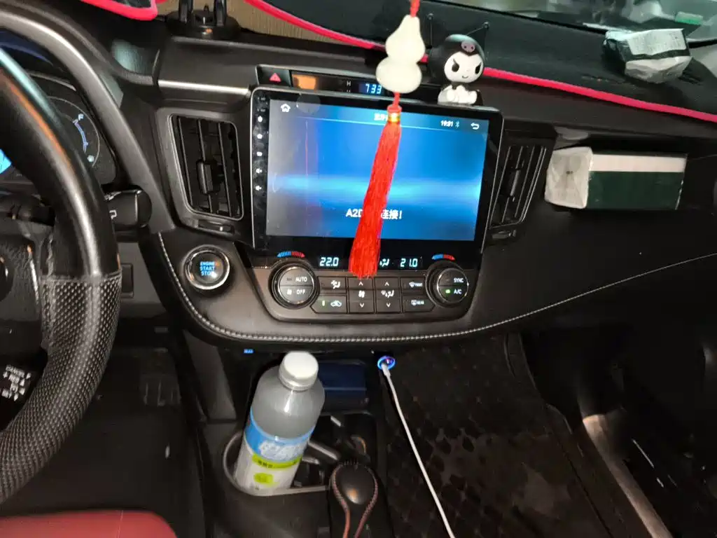 Toyota RAV4 — миниатюра 9