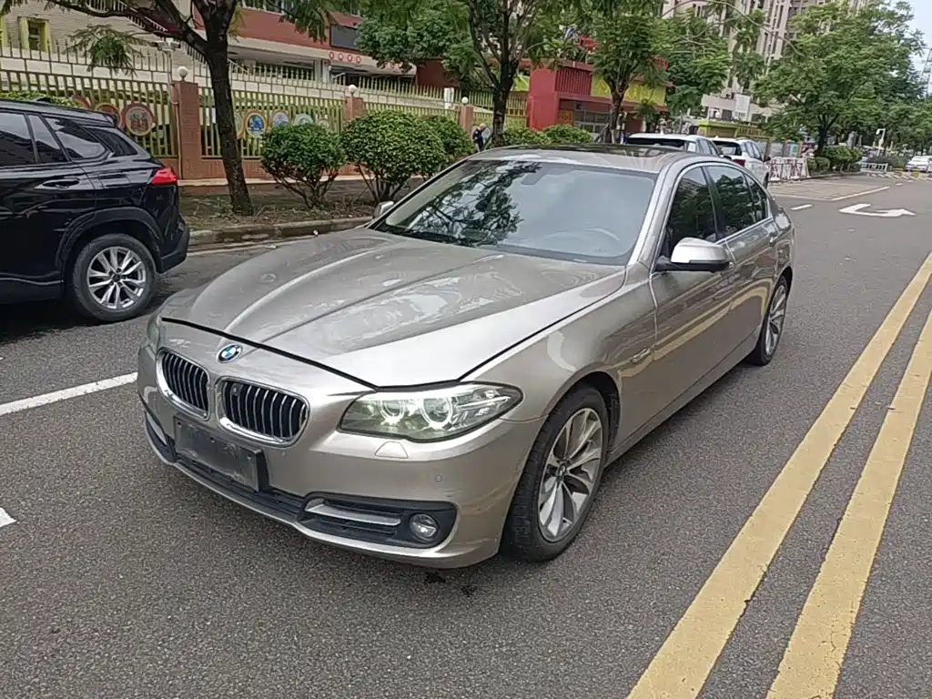 BMW 5 Series — миниатюра 2