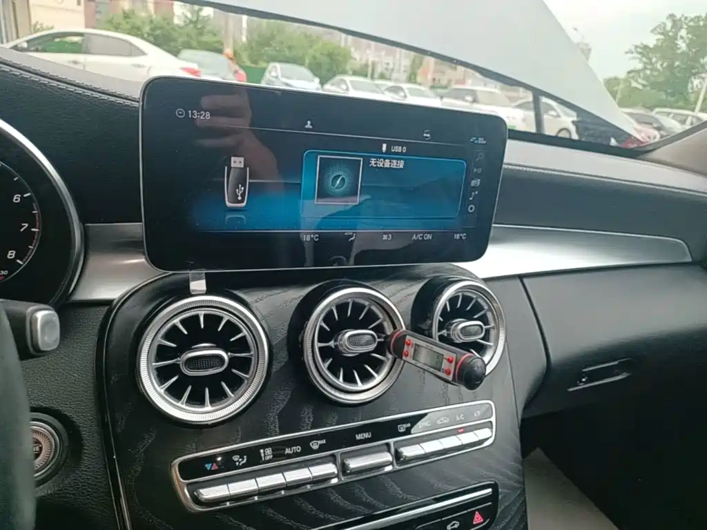 Mercedes-Benz C-Class — миниатюра 13