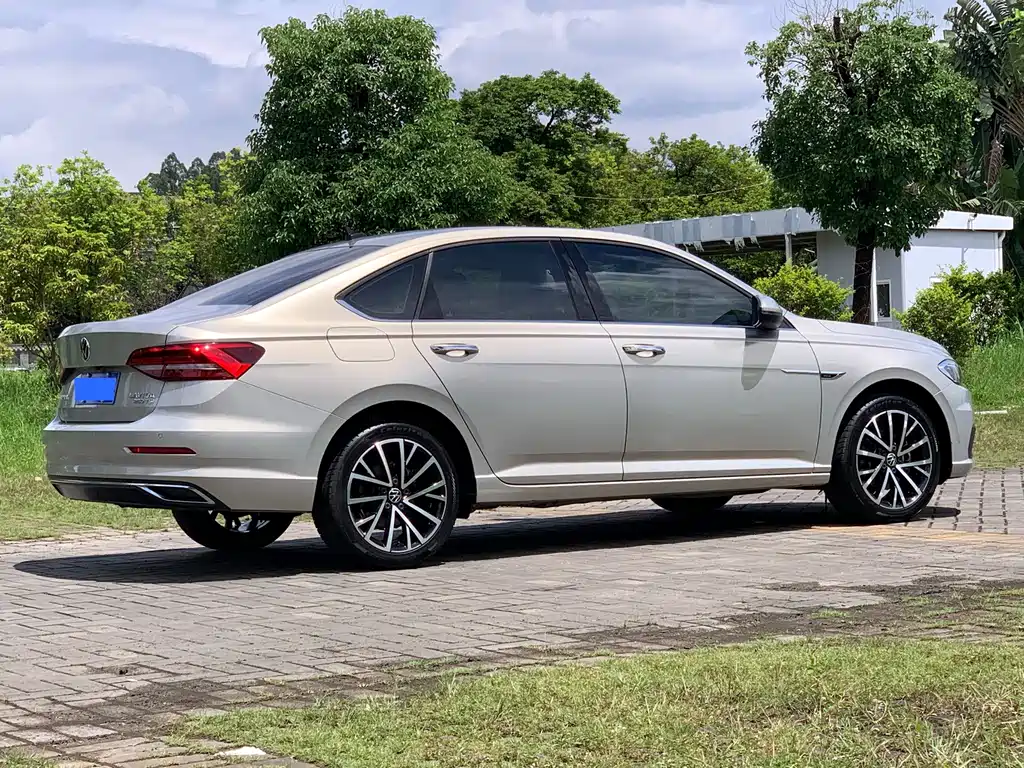 Volkswagen Lavida — миниатюра 6