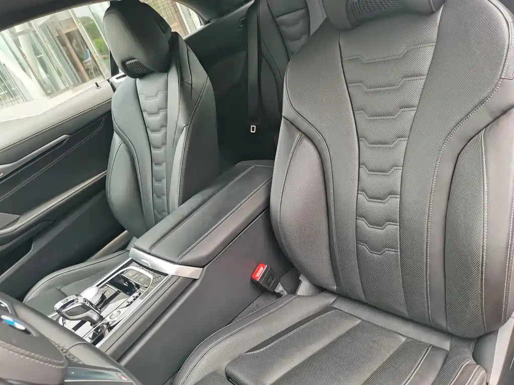 BMW 8 Series 840i Convertible Coupe M Sport Package, фото 26