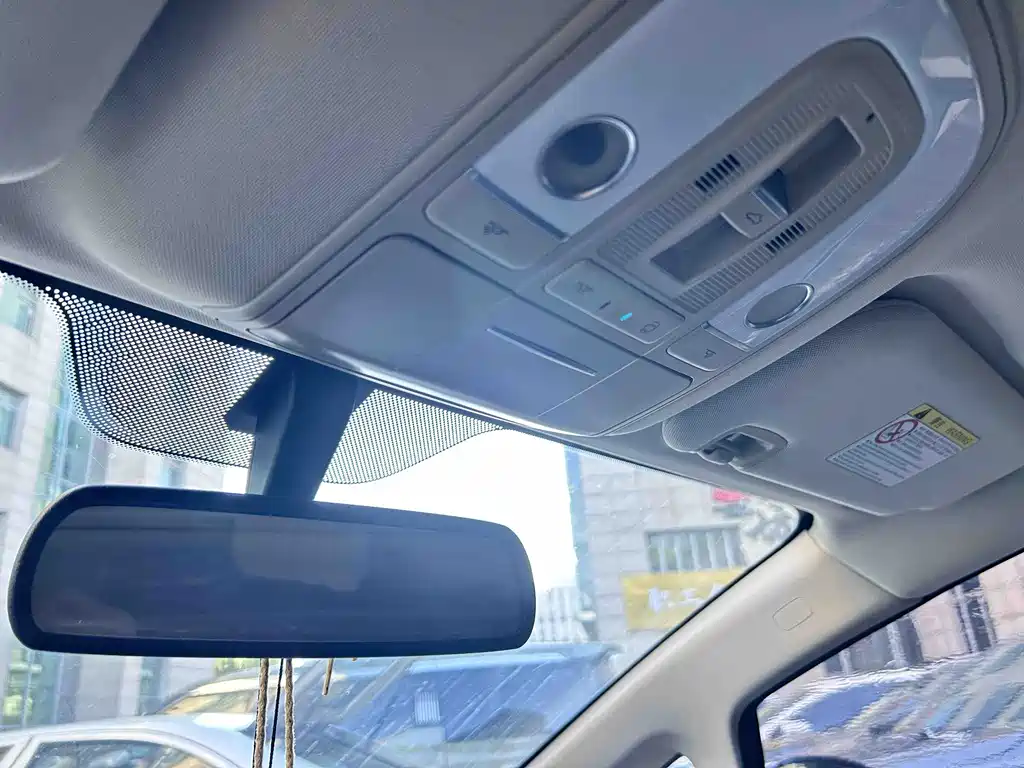 BYD MAX — миниатюра 18