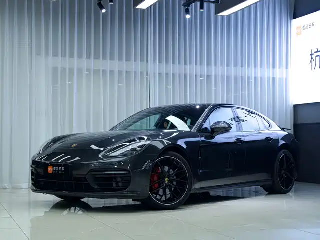 PORSCHE PANAMERA 2022