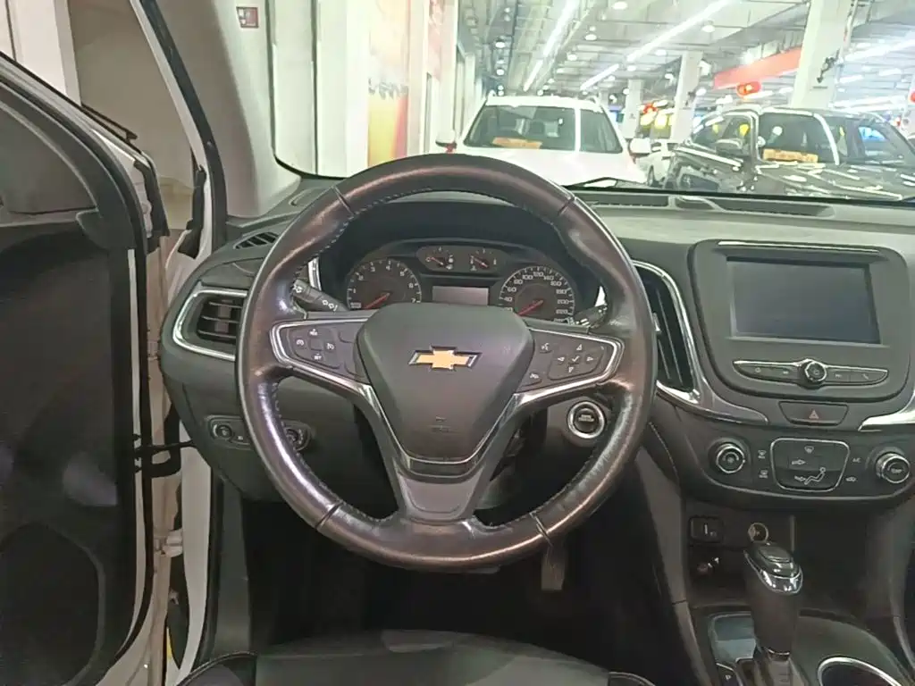 Chevrolet Equinox — миниатюра 11