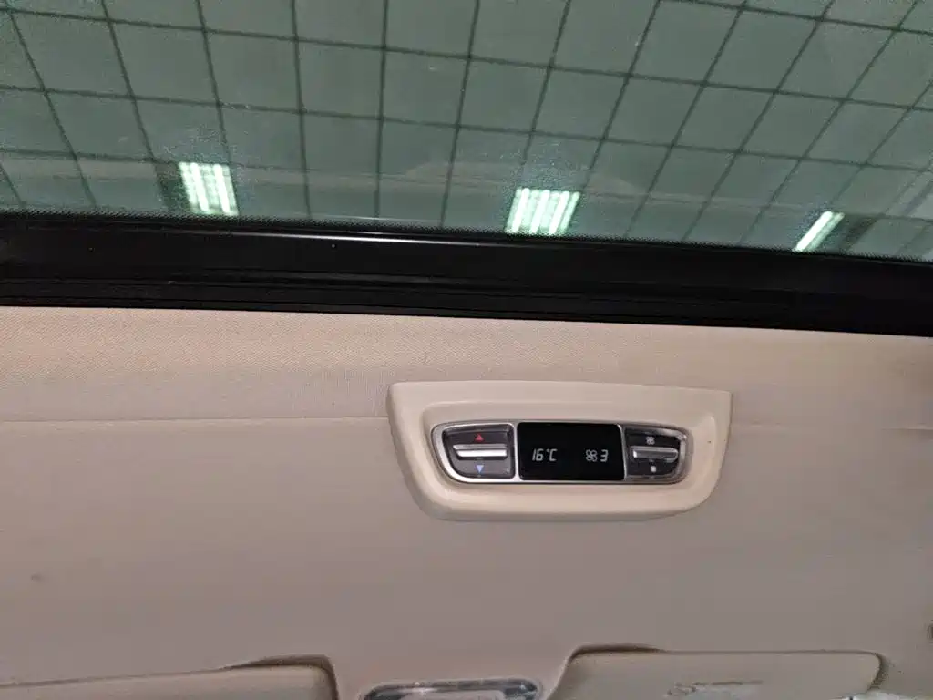Mercedes-Benz V-Class — миниатюра 18