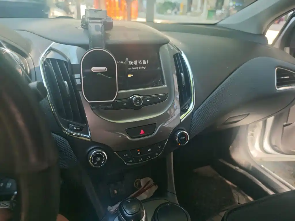 Chevrolet Cruze — миниатюра 14