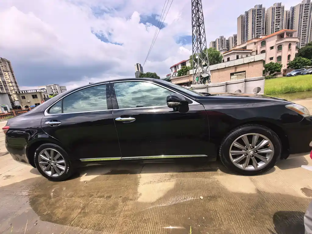 Lexus ES — миниатюра 8