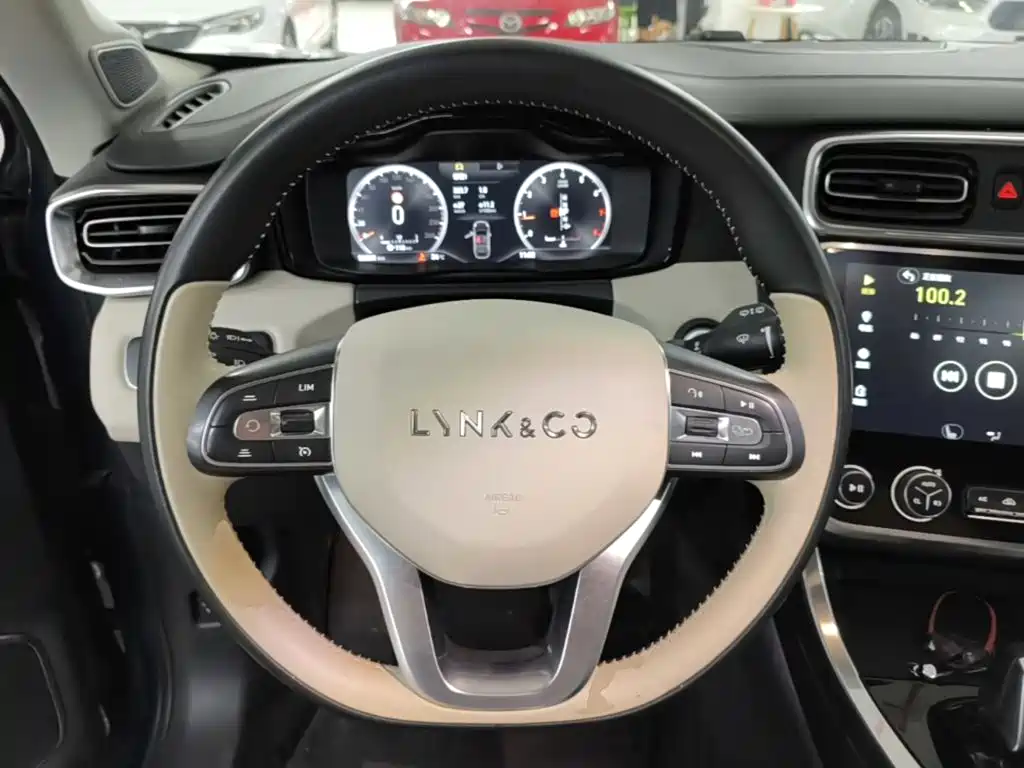 Lynk & Co 01 — миниатюра 11